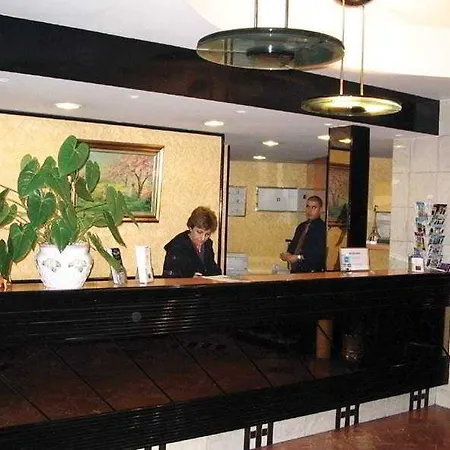 Opera Lafayette Otel 3*