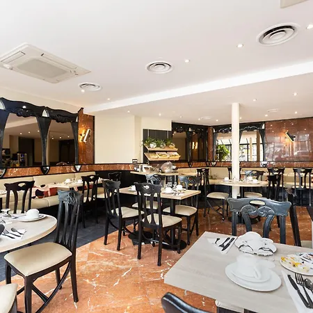 Opera Lafayette 3*