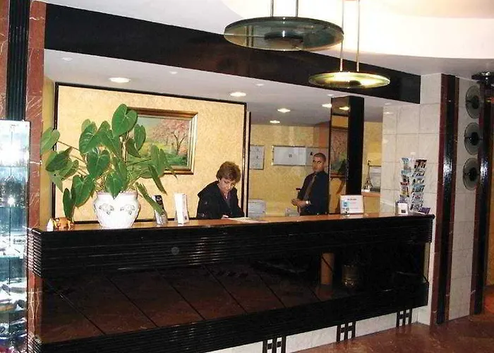 Opera Lafayette Otel 3*