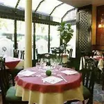 Opera Lafayette 3*